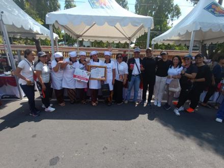 DESA BENGKEL MENDAPAT JUARA  FAVORIT DALAM LOMBA MEMASAK DI TAMAN KOTA SINGARAJA